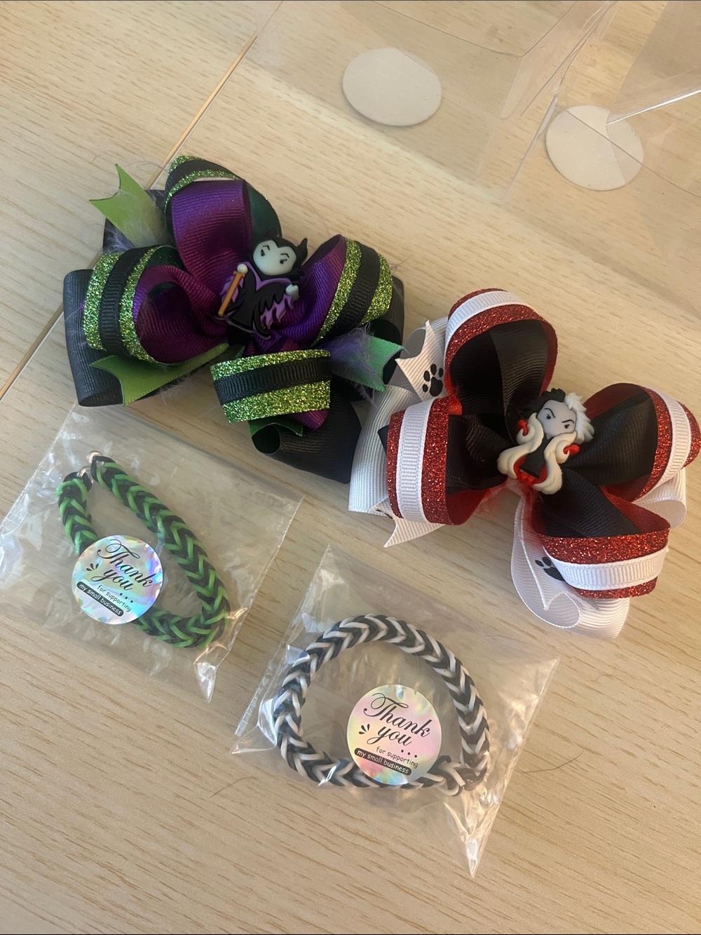Disney Villains Character Hair Bows – Green & Purple and Red & White (Set of 2)